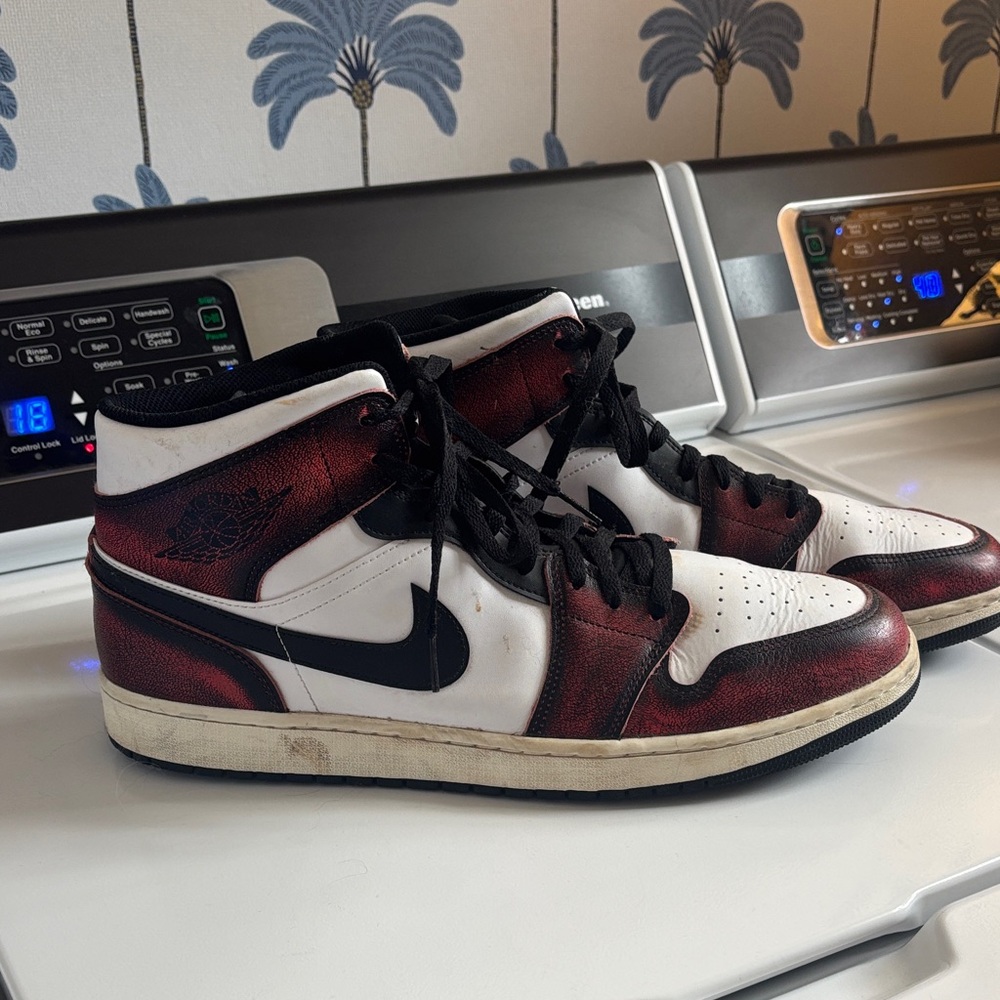 Nike Men's Air Jordans Black and Red Sneakers